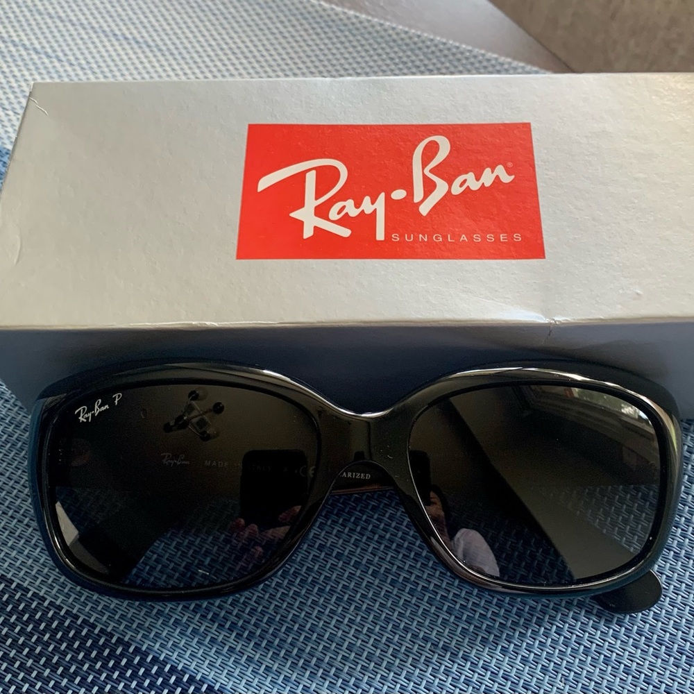 Ray-Ban Jackie Ohh Polarized Grey Gradient Lens in Polished Black